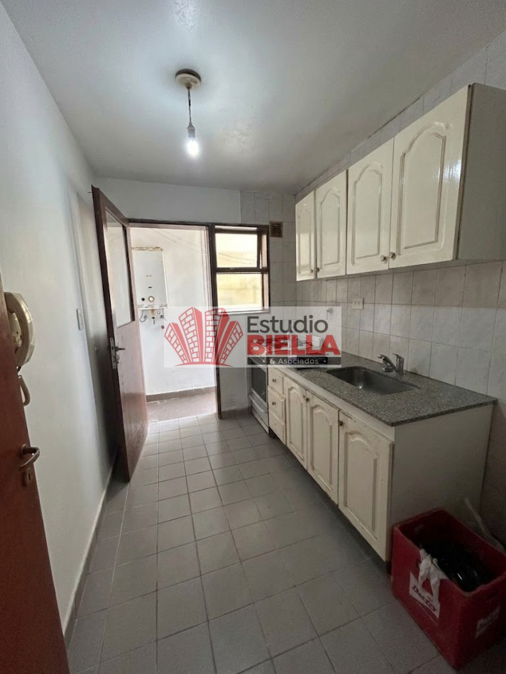 Departamento en complejo Arenales en alquiler