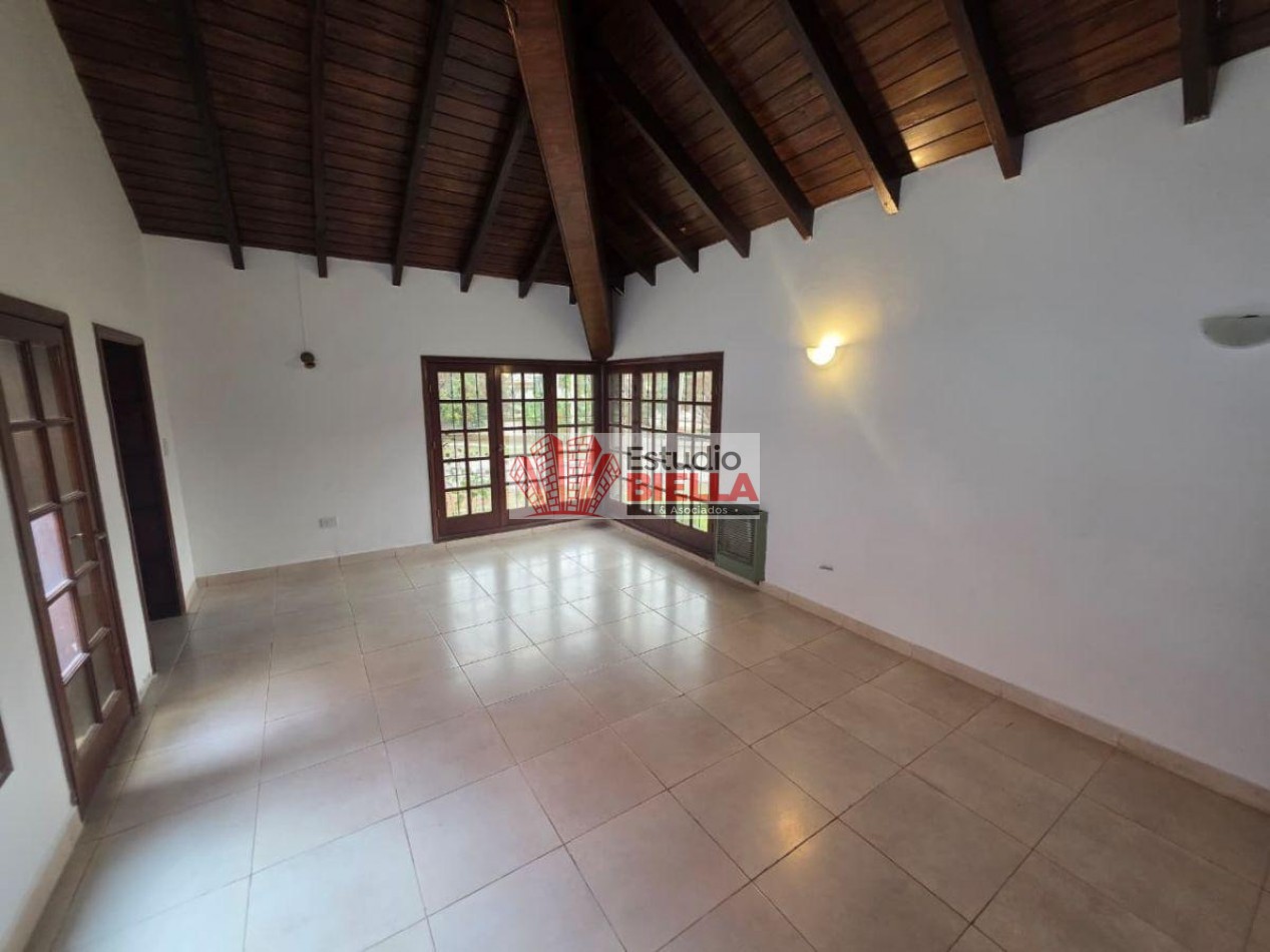 Alquiler de casa de categoria en Tres Cerritos