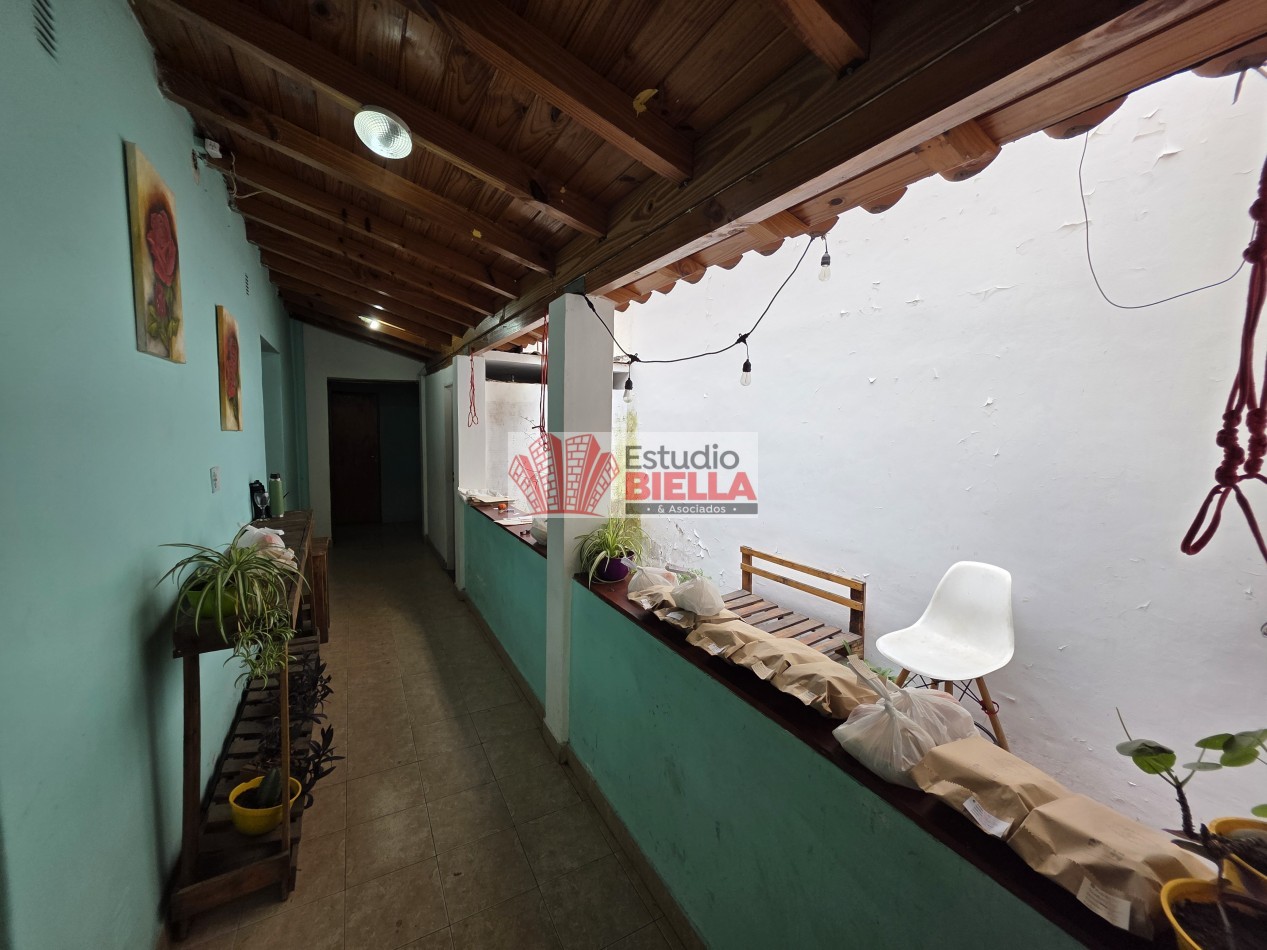 Casa en venta en Alberdi al 500