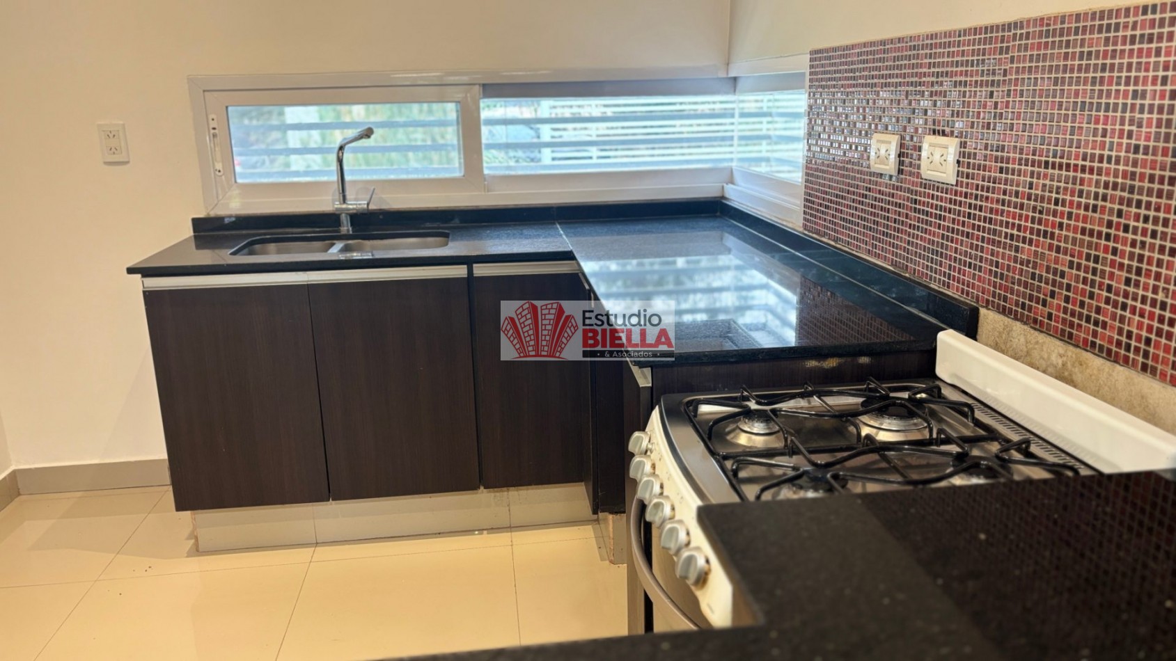Casa en Venta en el Mollar 