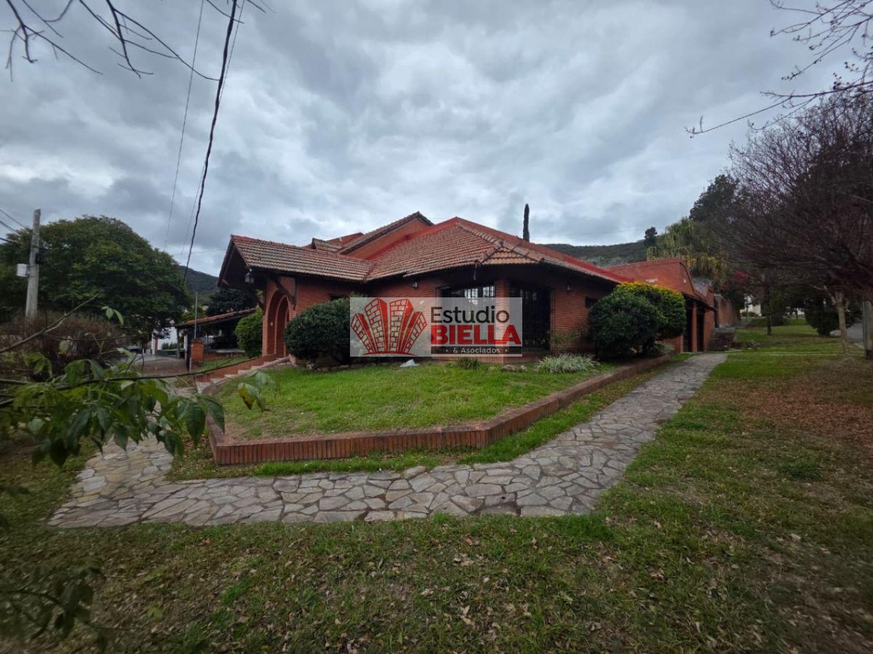 Alquiler de casa de categoria en Tres Cerritos