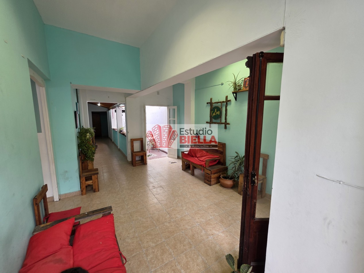 Casa en venta en Alberdi al 500