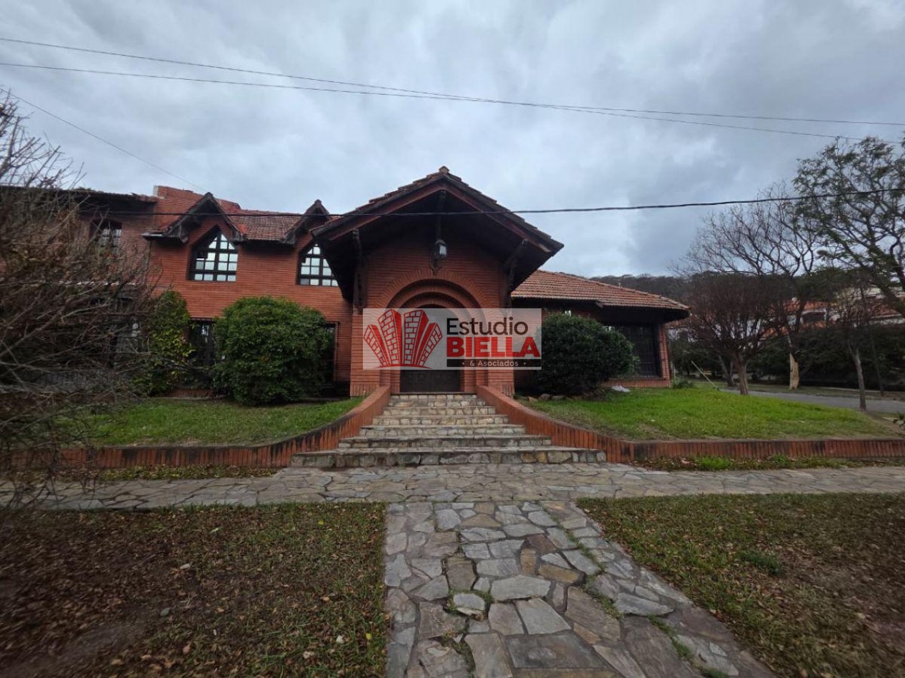 Alquiler de casa de categoria en Tres Cerritos
